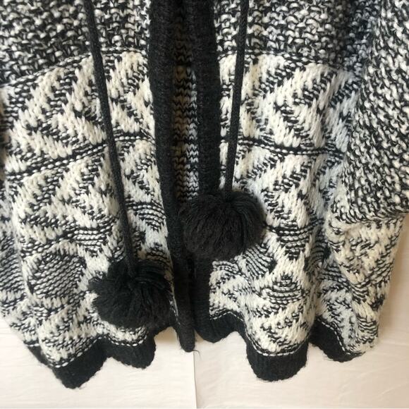 Aerie Sweater Women’s Wool Poncho Southwest Oversized Boho Bohemian Chunky - Picture 4 of 13